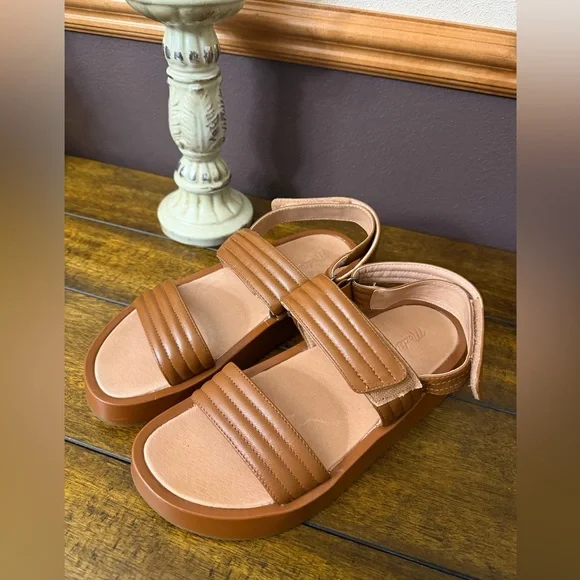 ✨ Madewell The Emmalee Sandal – English Saddle ✨ - Picture 3 of 9